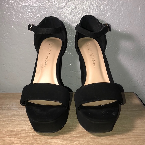 Heels - Picture 2 of 4